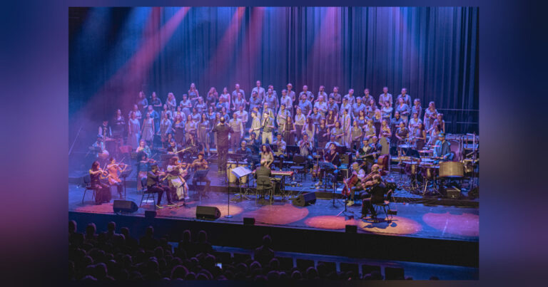 Klangreise zwischen Riesengebirge und Hollywood: Wie das Orchester der Kulturen deutsches Liedgut neu erfindet